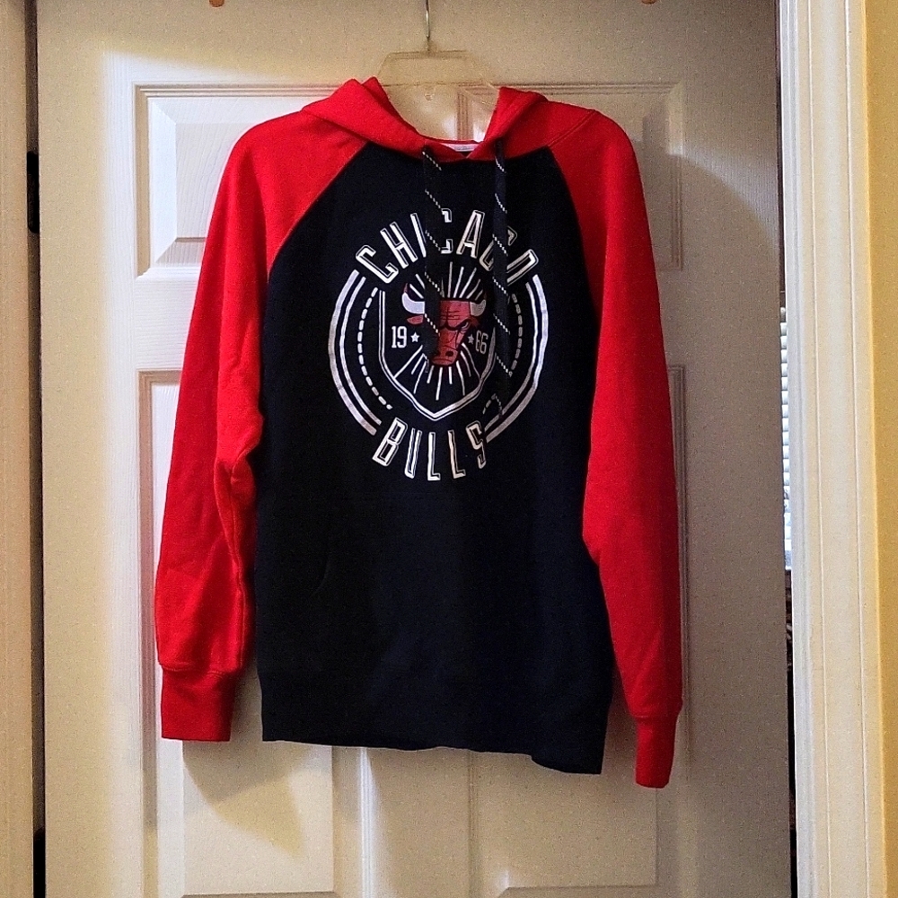 Chicago Bulls Hoodie in red/black